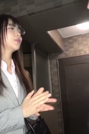 Rin Ouka MADV-577: Cô hàng xóm dâm đãng trong bộ đồ bơi khoét sâu làm tôi cương cứng bắn 7 phát liên tục