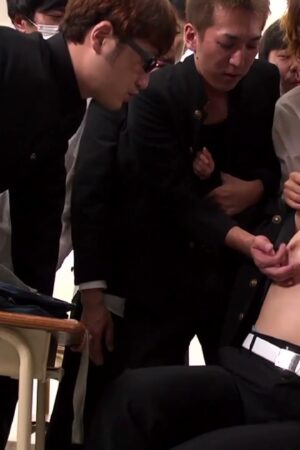 Nozomi Hazuki, Hitomi Kitagawa, Kotomi Asakura bị nam sinh đồng đội biến thành dâm nữ rên la tột độ trong MIAD-579